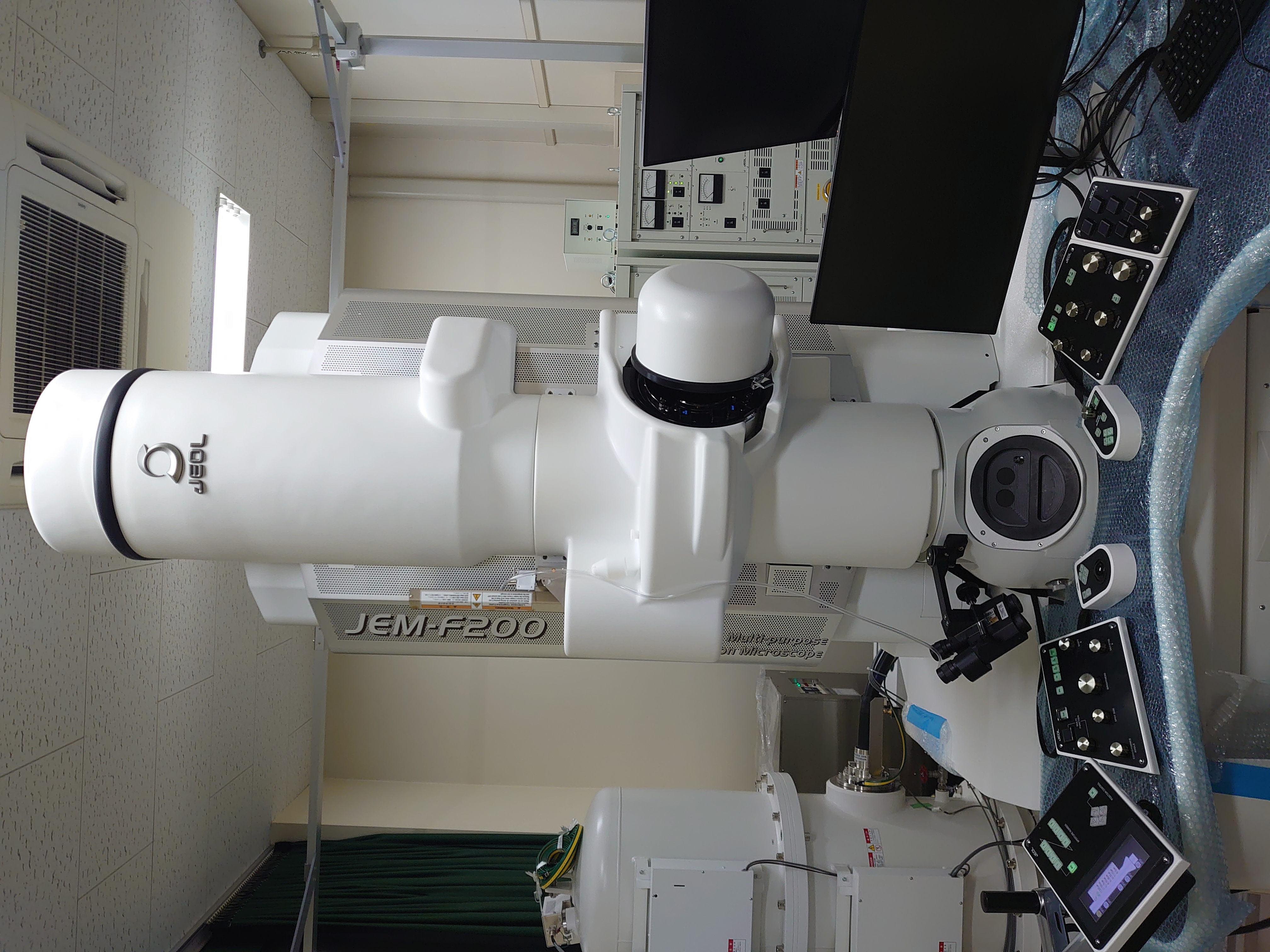 多機能透過型電子顕微鏡(TEM)　JEM-F200(日本電子製)