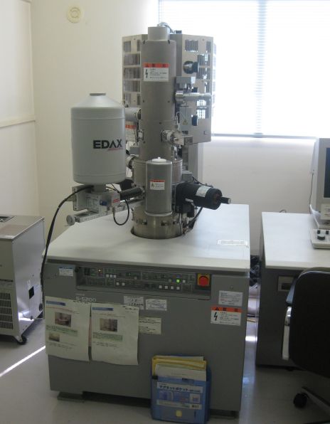 電界放射形走査電子顕微鏡(FE-SEM)　S-5200(日本電子製)